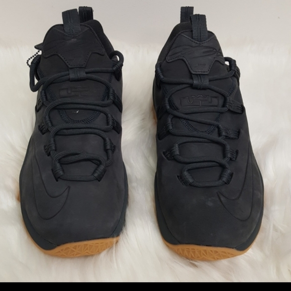 LeBron 13's low top - Picture 6 of 8